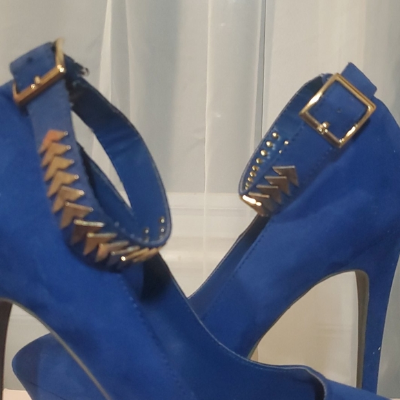 🆕️ Blue Platorm Heels - Picture 3 of 8